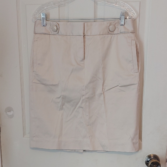 J. Crew Dresses & Skirts - J.Crew Ecru White Pencil Skirt with Button Accent Women's Size 6